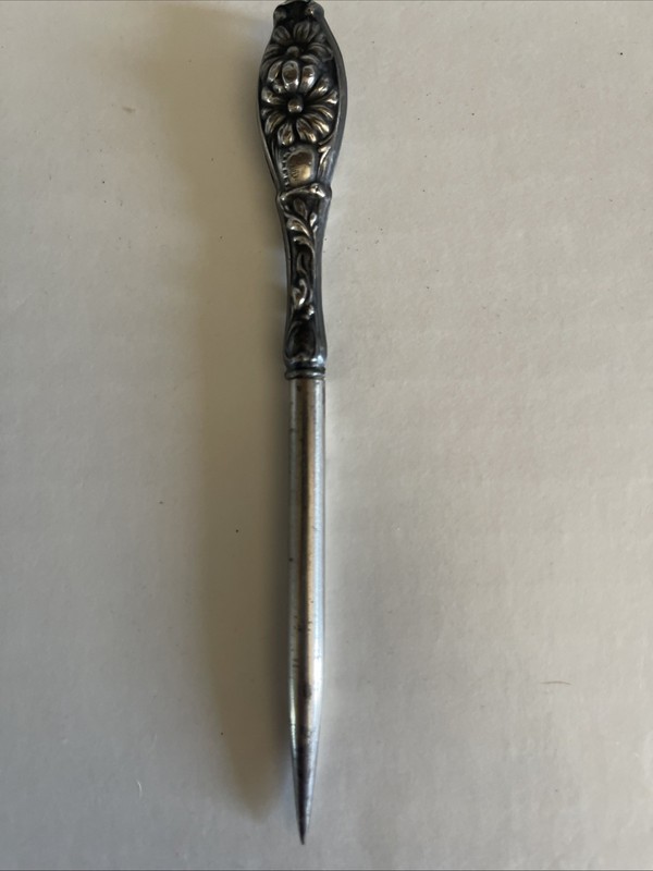 VTG ART NOUVEAU REPOUSSE SEWING TOOL  FLOWERS 5” 18.7g