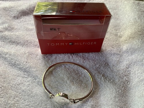 NEW VTG Tommy Hilfiger Engraved "C" Bangle Silver 7.5" - Picture 2 of 5