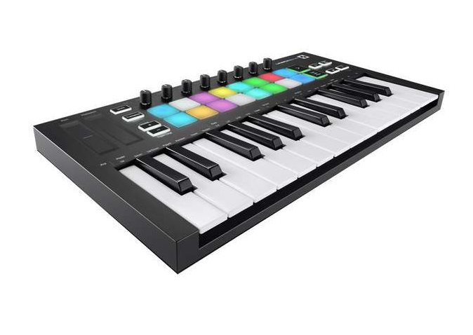 NOVATION LAUNCHKEY MINI MKIII CONTROLLER MIDI USB 25 TASTI PC MAC 16 LAUNCHPAD R