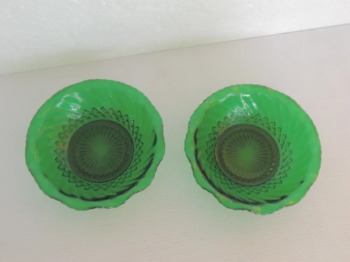 Set of 2 Anchor Hocking Forest Green Glass 6.5" Bowls Diamond & Ruffled Rim