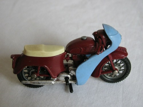 Vintage Britains 1/32 Die-Cast Triumph Speed Twin 500 Motorcycle w/ Rider #9696 - Picture 6 of 11