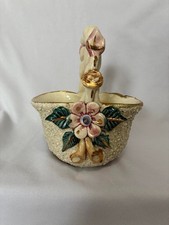 Pequeña cesta de cerámica italiana vintage aplicada pintada a mano flores rosas flores