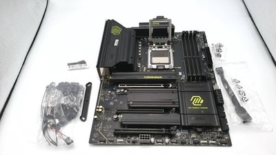 MSI MAG X870 TOMAHAWK WIFI AM5 AMD X870 ATX Motherboard
