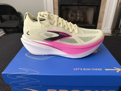 Women's Hyperion Max 3 - Women's Size 9   Luminary/Cyber Pink/Black