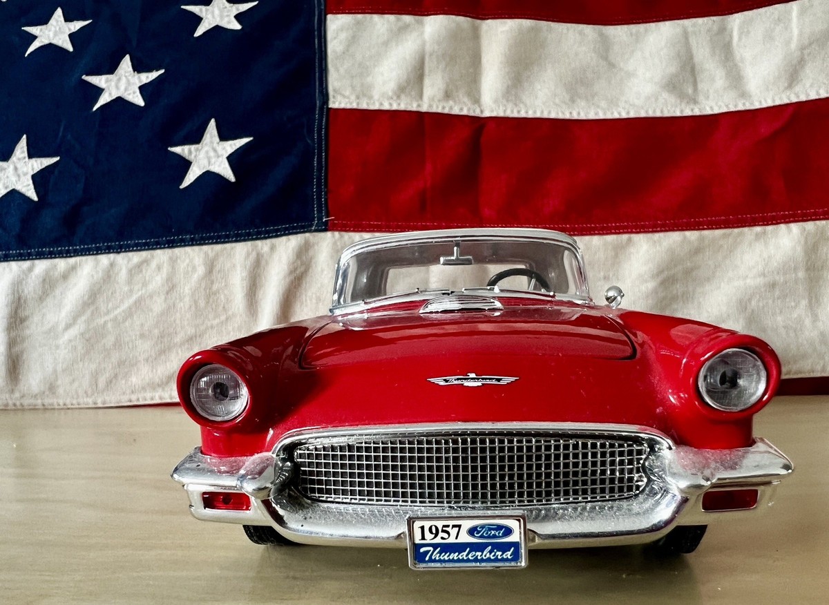 Thunderbird 0 Ford 1:18 Road 1 Convertible - 1⁄18 Yatming YatMing 