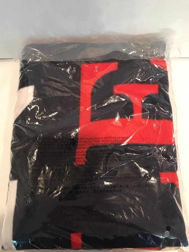 NUEVO CON ETIQUETAS AE American Eagle Outfitters Manta de Vellón Suave 44" x 60" Rojo Blanco Azul Foto 4 de 4