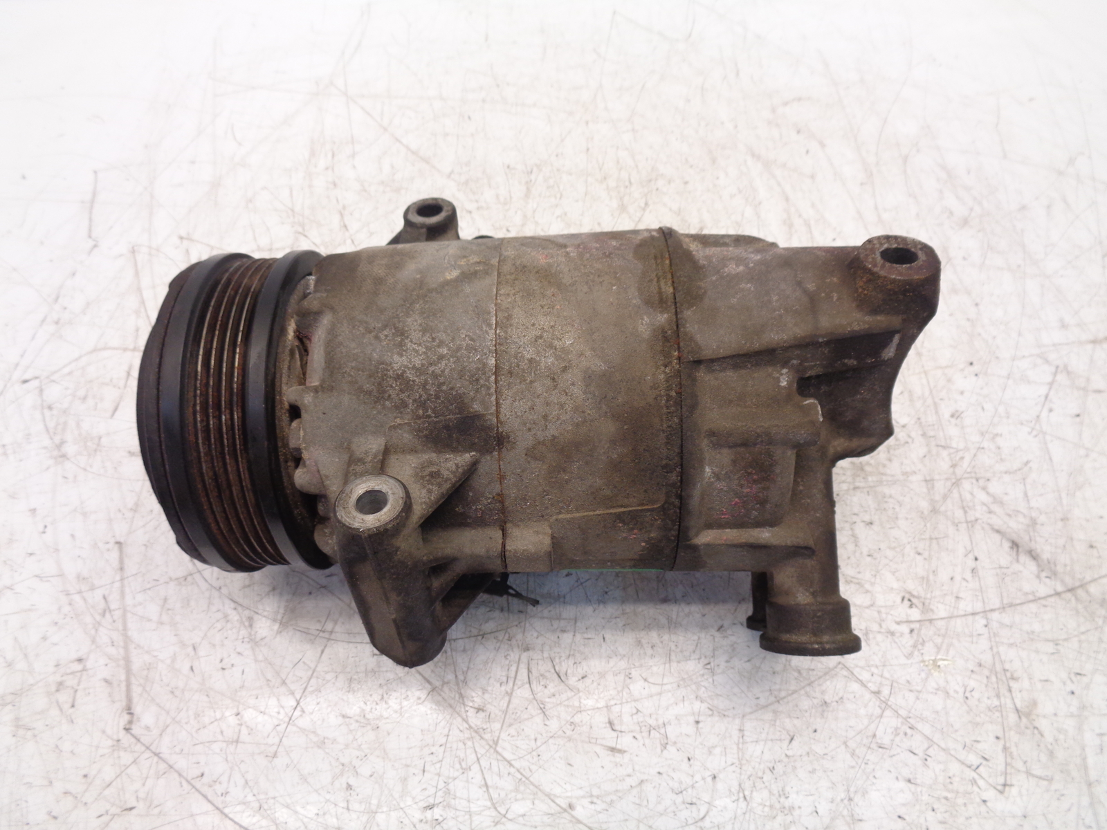Air conditioning compressor for Opel Astra Zafira B 1.6 Z16XER 13124750