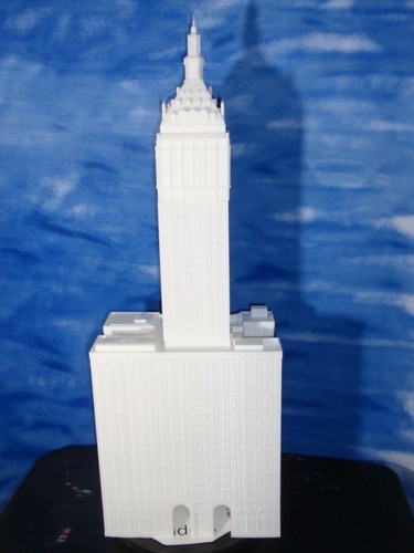 MASSIVE Z SCALE HELMSLEY BUILDING SKYSCRAPER HIGH RISE MASSIVE AMOUNT OF DETAIL - Picture 4 of 10
