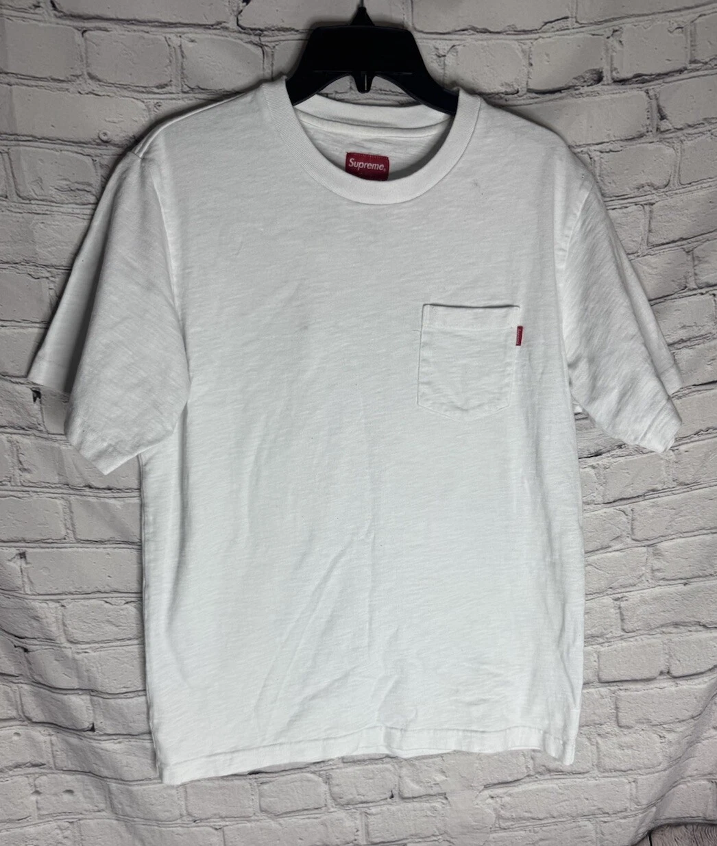 Tee shirt Supreme Pocket blanc avec logo onglet à la poche   Taille Medium