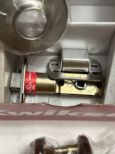 Palanca de puerta de paso Kwikset Kingston níquel satinado, 721KNL15RCAL3031, 9219-001 - Imagen 4 de 8