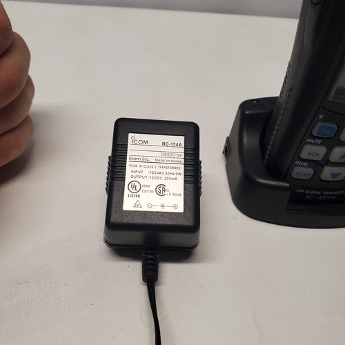 Icom IC-M34 VHF Marine Transciever with Charging Dock - Picture 5 of 10