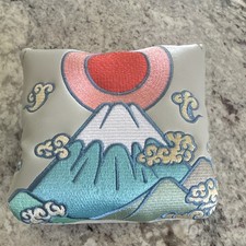 RARE TaylorMade Vault Mt Fuji Spider Putter Headcover