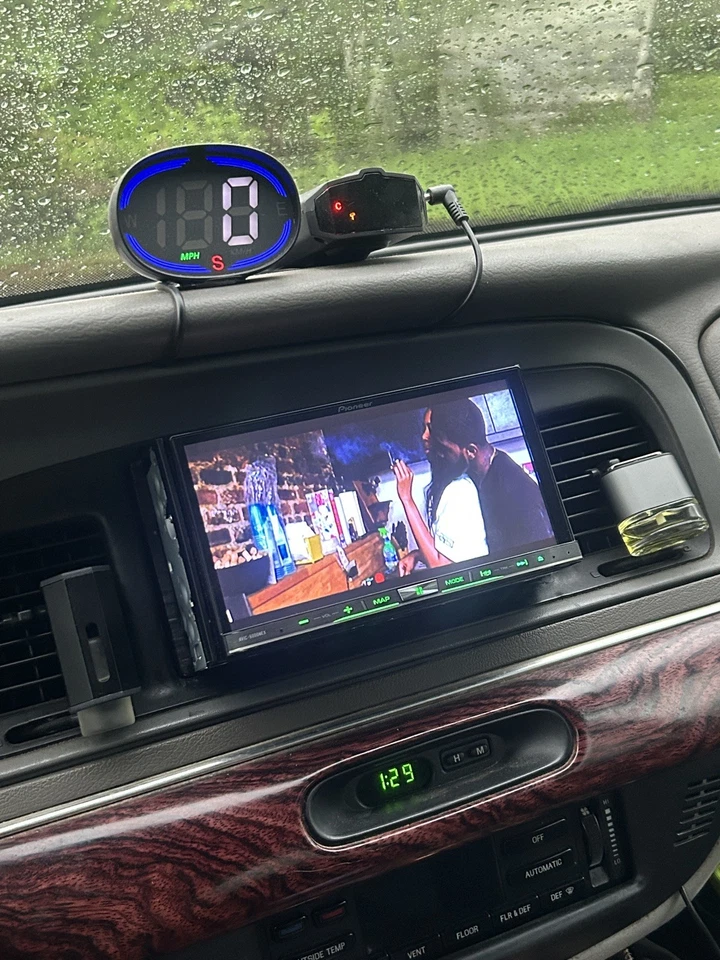 Pioneer AVIC-8000NEX 7" In-Dash Navigation AV Receiver DVD Receiver - Image 2 of 4