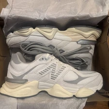 NEW BALANCE 9060 Sneaker Unisex Size US M10/W11.5 D White Grey New Damaged Box