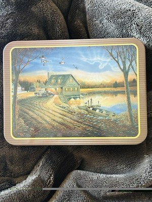 1999 HOYLE COLLECTOR TIN with 2 Decks Of Sealed Playing Cards