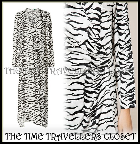 BNWT Rixo London Betty Mono Tiger Satin Wrap Dress / Jacket UK 8 XS 36 4 £275 - Picture 4 of 12