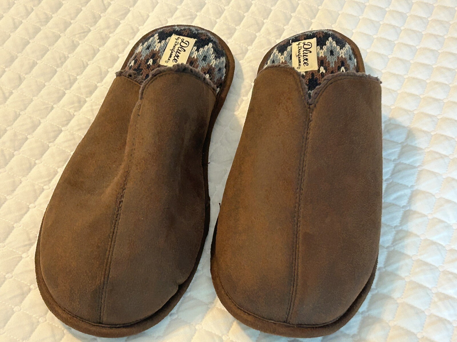 SAOLA Deluxe By Dearfoams taglia 11 12 slip on in ecopelle suola interna cuscino