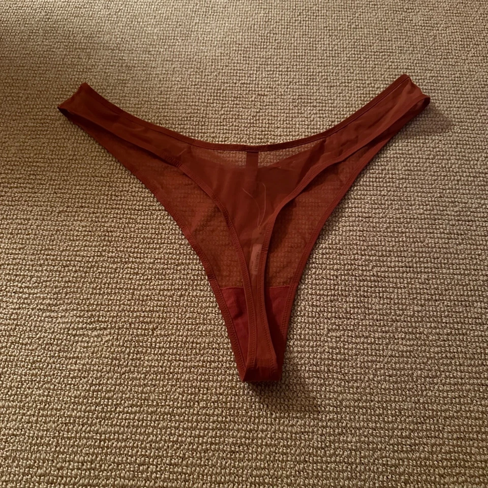 Tanga Kim Kardashian Skims Chile malha ultrafina, tamanho 4X nova com etiquetas - Imagem 2 de 4