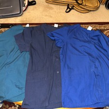 3 Cherokee Scrub Top with 3 Front Pockets - Size Medium