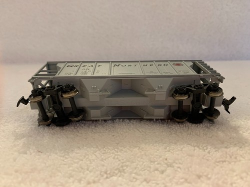 Atlas HO Scale Freight Cars Hoppers each sold separately - Picture 215 of 250