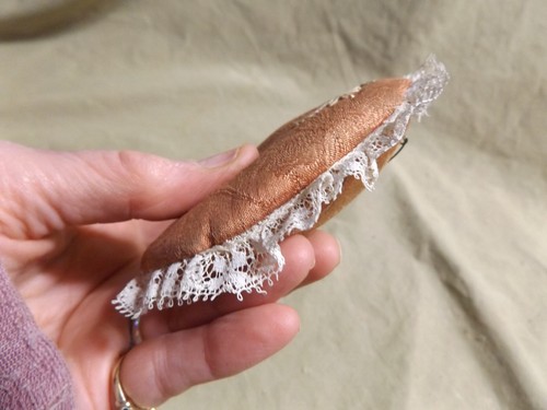 Vintage Heart Pin Cushion w Embroidery Lace Border on Antique? Material? ~3.5x4" - Picture 4 of 5