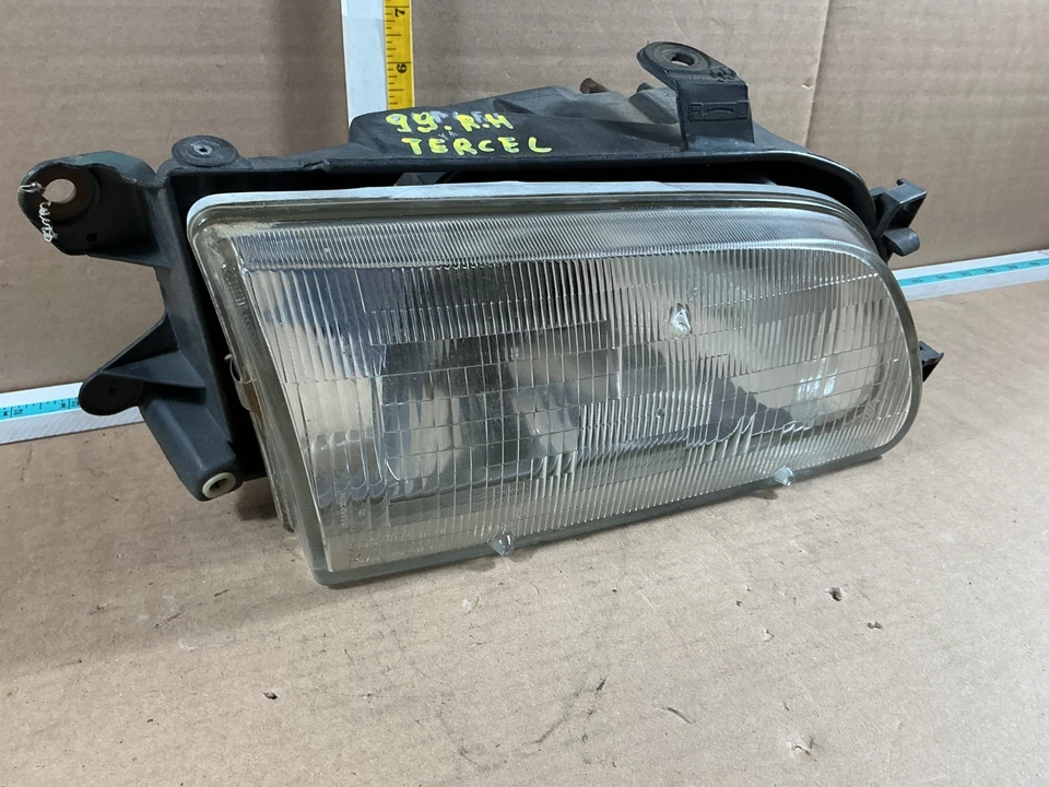 1998 - 1999 年丰田 Tercel 右前乘客侧车头灯 原始设备制造商 — 第 3/4 张图片