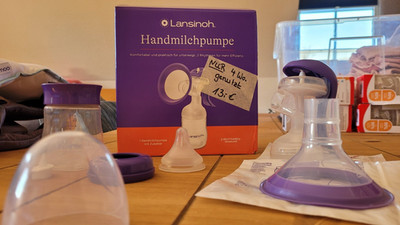Lansinoh manuelle Milchpumpe mit  Zubehör 