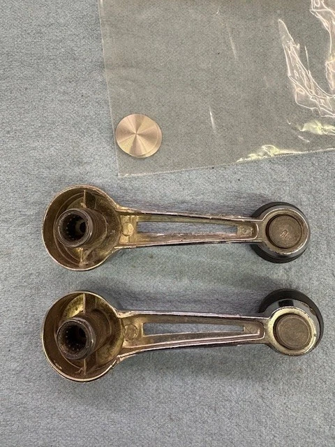 Manivela de ventana Ford Maverick Mercury Comet D1AB-5523342-AWA OEM negra 70 71 72 73 Foto 2 de 3