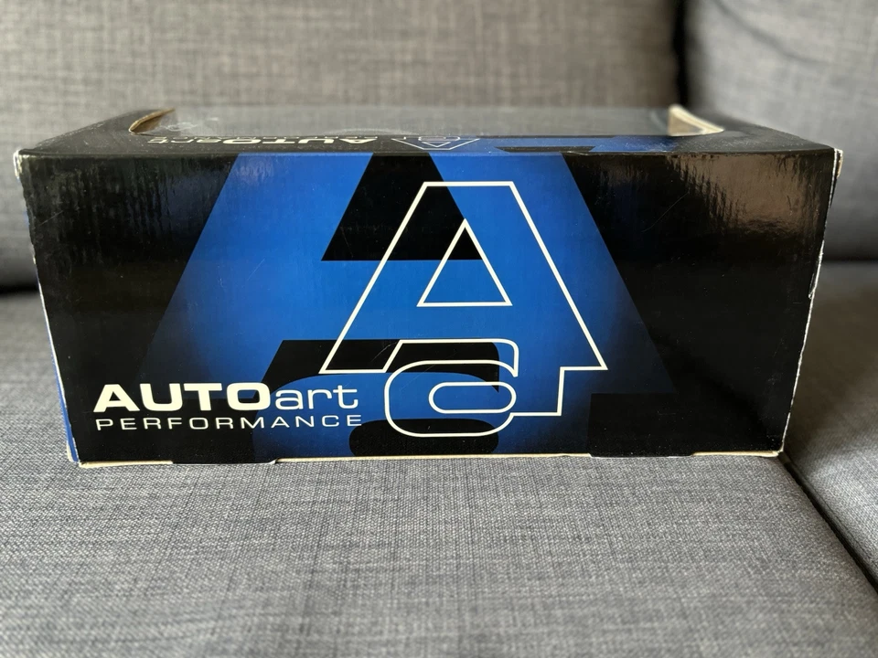 AutoArt Saleen Mustang S351 可调式 黄色 1: 18 — 第 4/4 张图片