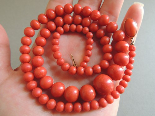 Natural Red NO DYE Coral Bead Necklace 18k Gold Clasp - Picture 5 of 9