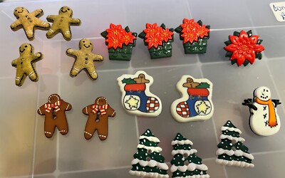 Vint. Mixed Lot 16 Christmas Buttons, Snowman, Ginger Bread,Trees, Stockings,etc
