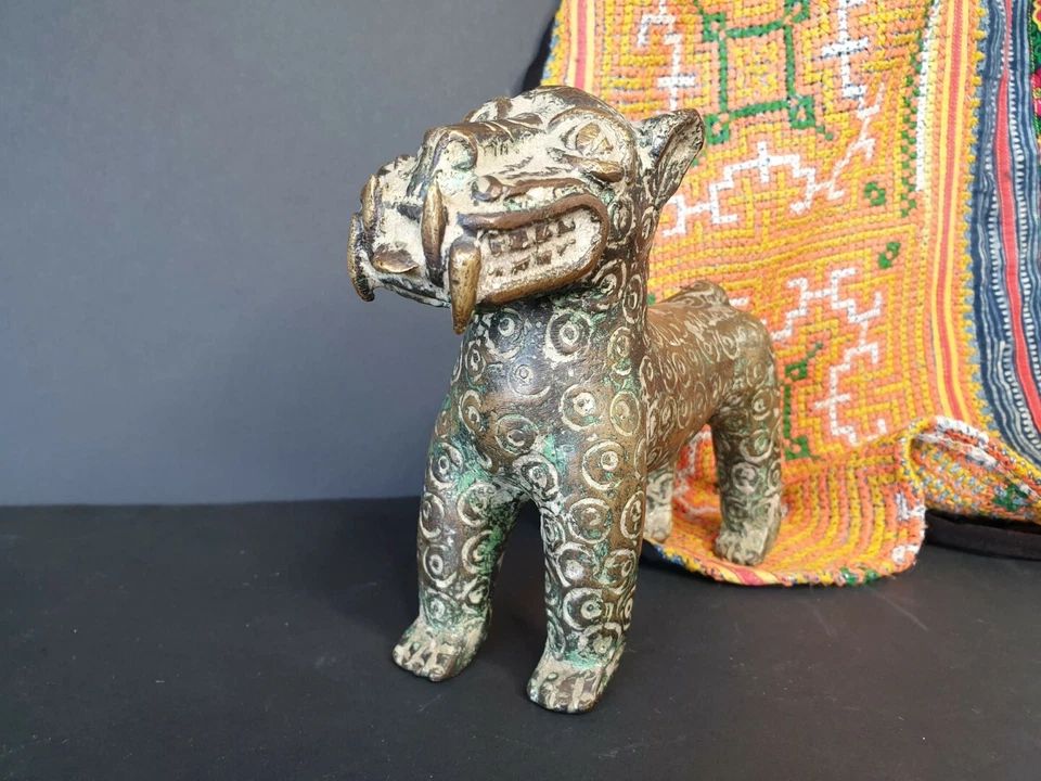 Old Bronze Léopard from Bénin southeastern African.... - image 3 of 4