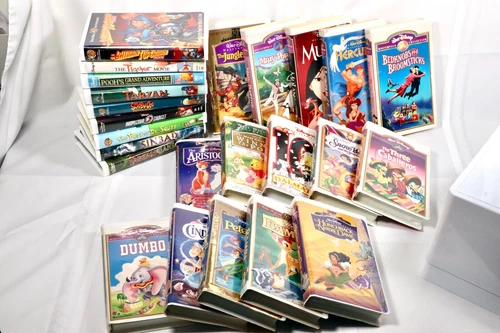 24 VHS - 15 Walt Disney Masterpiece, 6 Disney, plus 3 WB, Batman,Pooh,Mulan,more