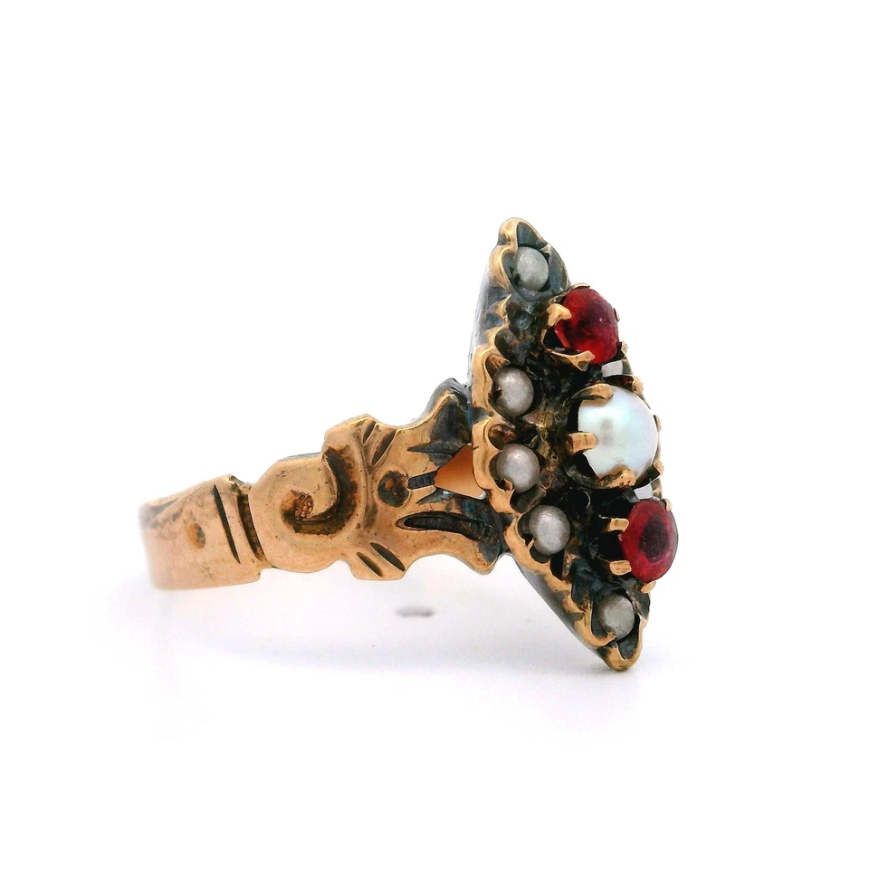 Antiguo anillo de cóctel victoriano de oro amarillo rosado de 9k con semillas de perlas y piedras preciosas rojas Foto 4 de 4