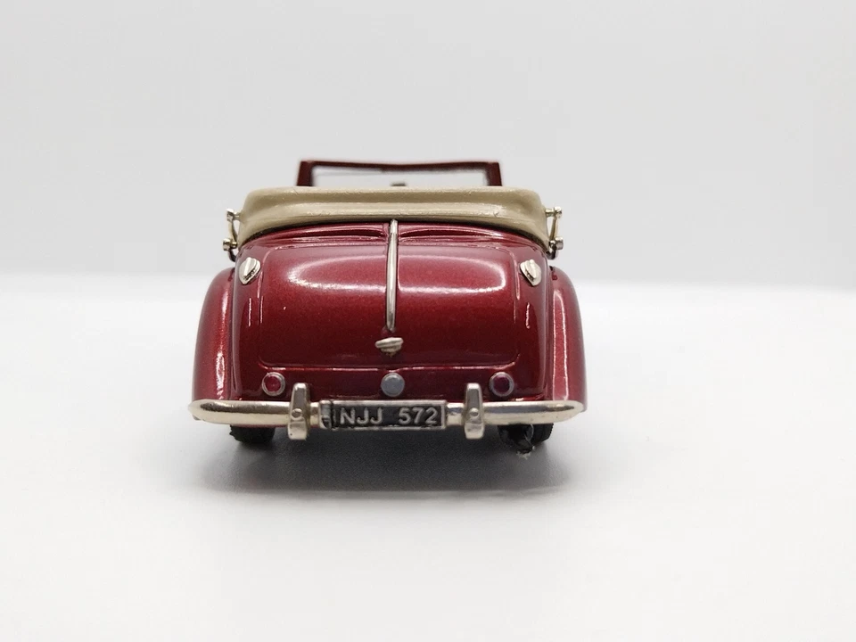 LANSDOWNE MODELS 1/43 1949 ASTON MARTIN LAGONDA 2.6L DROP HEAD COUPE. RARE. - Image 4 of 4