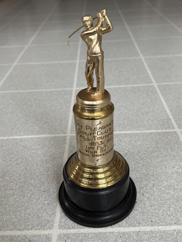 VINTAGE 1953 10 3/4" MT. PLEASANT G.C. 1ST FLT. WINNER BAKELITE GOLF TROPHY HTF
