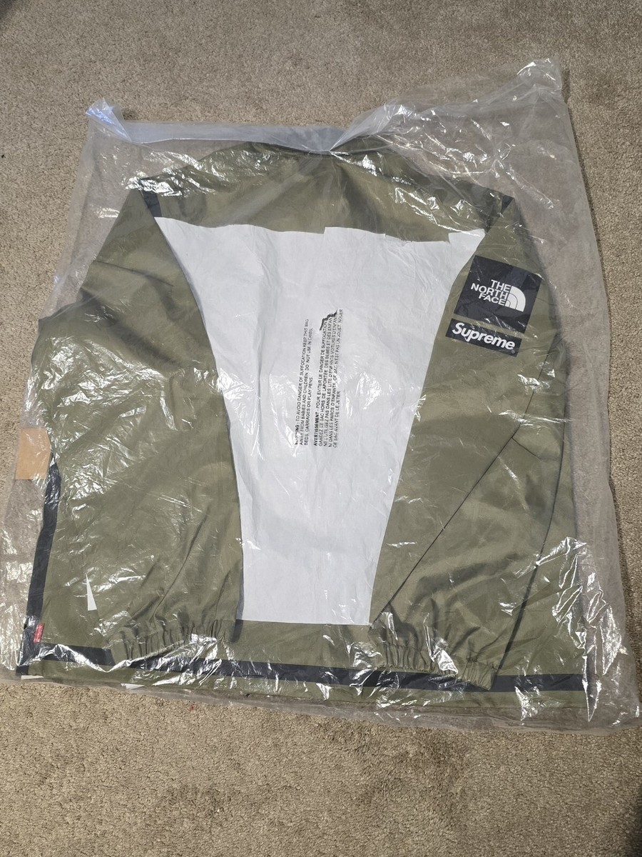 Supreme The North Face Summit Series Outer Tape Seam Coaches Supreme The North Face Summit Series Outer Tape Seam Coaches