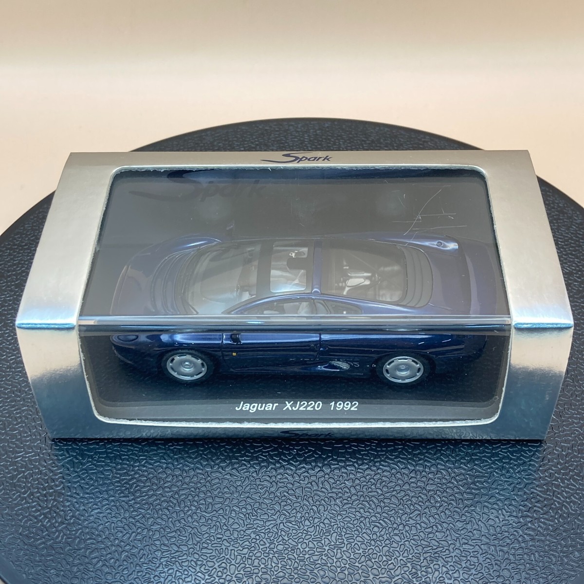 Spark 1/43 Jaguar XJ 220 1992 metallic blue 1992 resin model