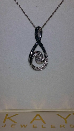 *SPLENDID* Kay Jewelers Sterling Silver Blue & White 7 Diamond Cluster Necklace