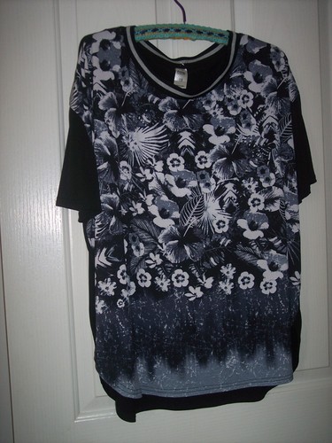 Black and White Top by NOW Size 18..NWOT