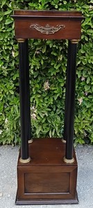 ANTIQUE STYLE URN AND COLUMN MOTIF PLANT STAND