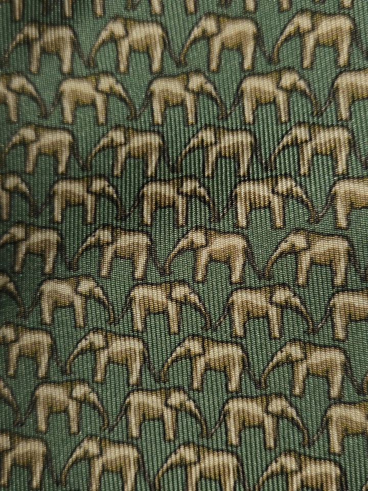 Corbata de cuello de seda con patrón de elefante Jim Thompson verde circo AOP NUEVA CON ETIQUETAS Foto 2 de 4