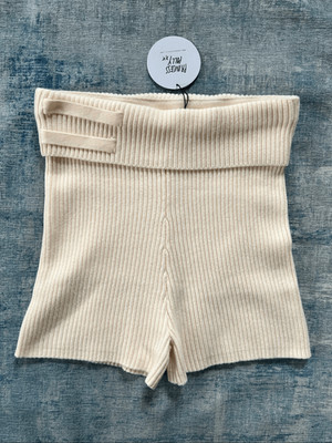 NWT! Princess Polly Cream Ribbed Knit Jhett Shorts US Size 14