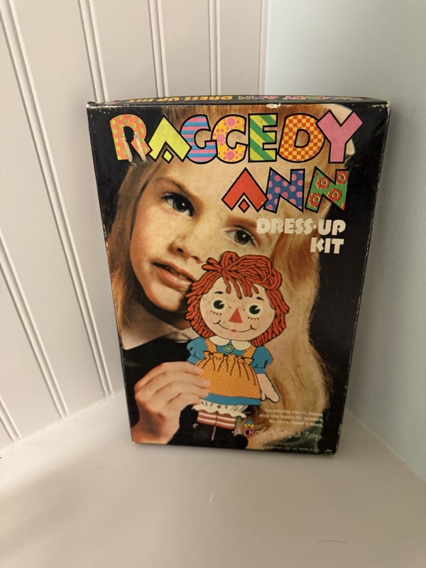 1967 Vtg Colorforms Raggedy Ann Dress Up Kit