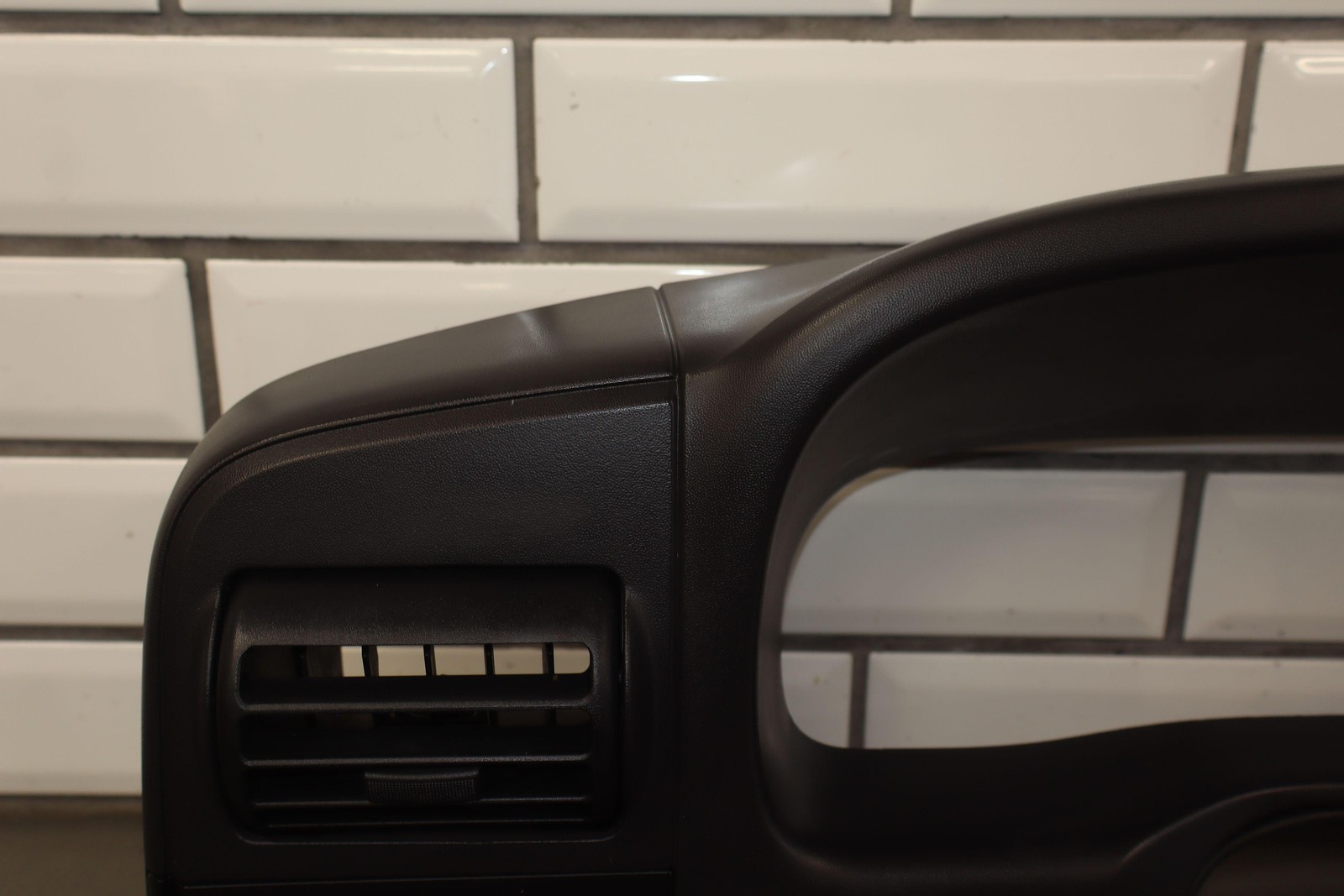 05-07 Ford F250 F350 Superduty Radio Speedometer Cluster Bezel Medium Flint 3E