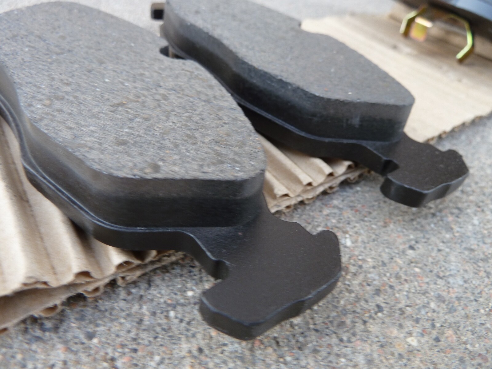 NEW 1997-99 Aston Martin DB7 Genuine Factory Rear Brake Pad Kit Set Pads 