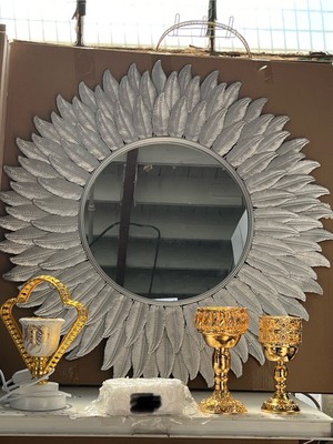 Vintage Hollywood Regency MCM Sunburst Mirror.