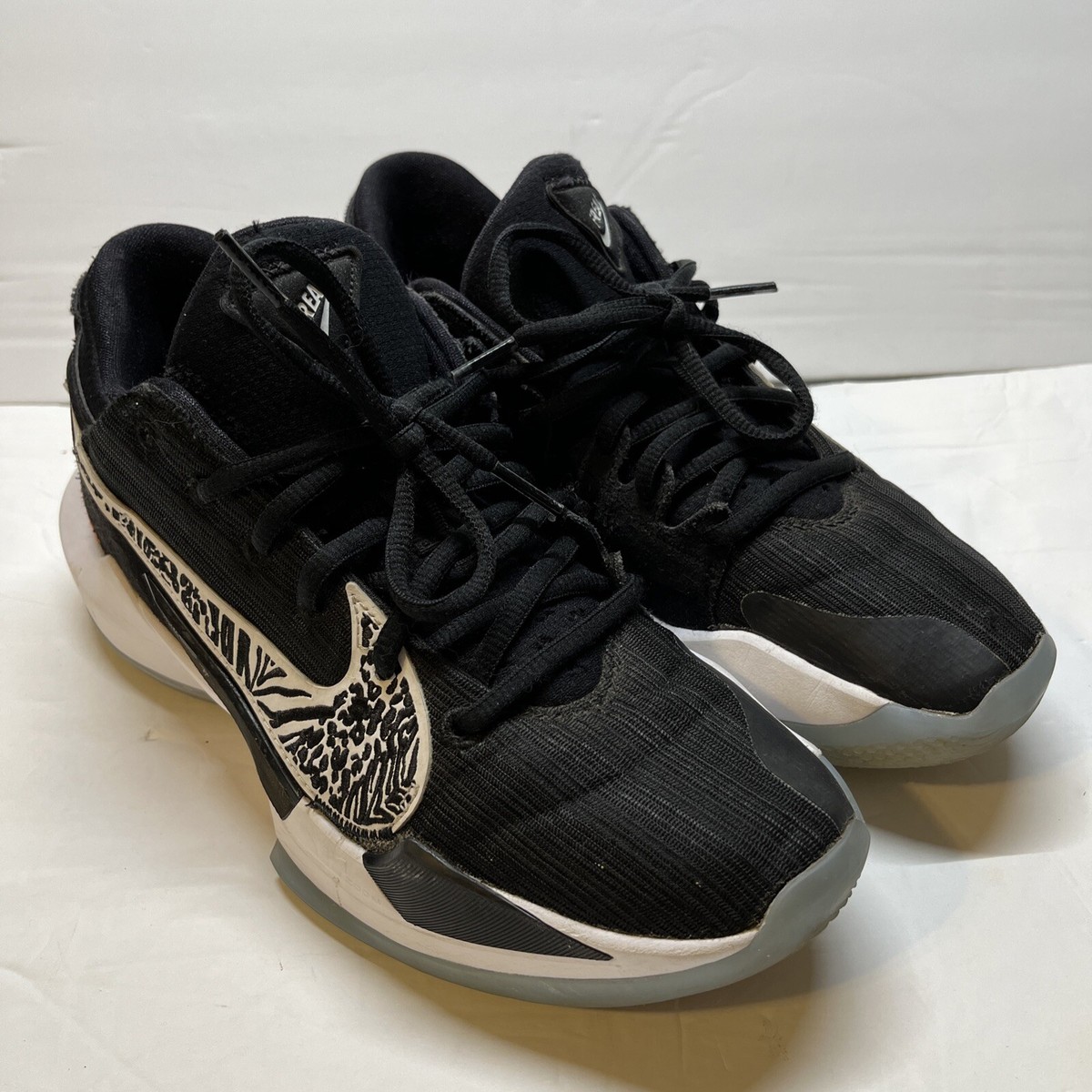 zoom freak 2 black and gold