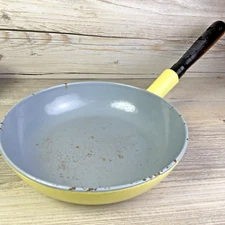 Descoware Belgium Enamel Cast Iron Yellow Frying Saute Pan Wood Handle 8" READ