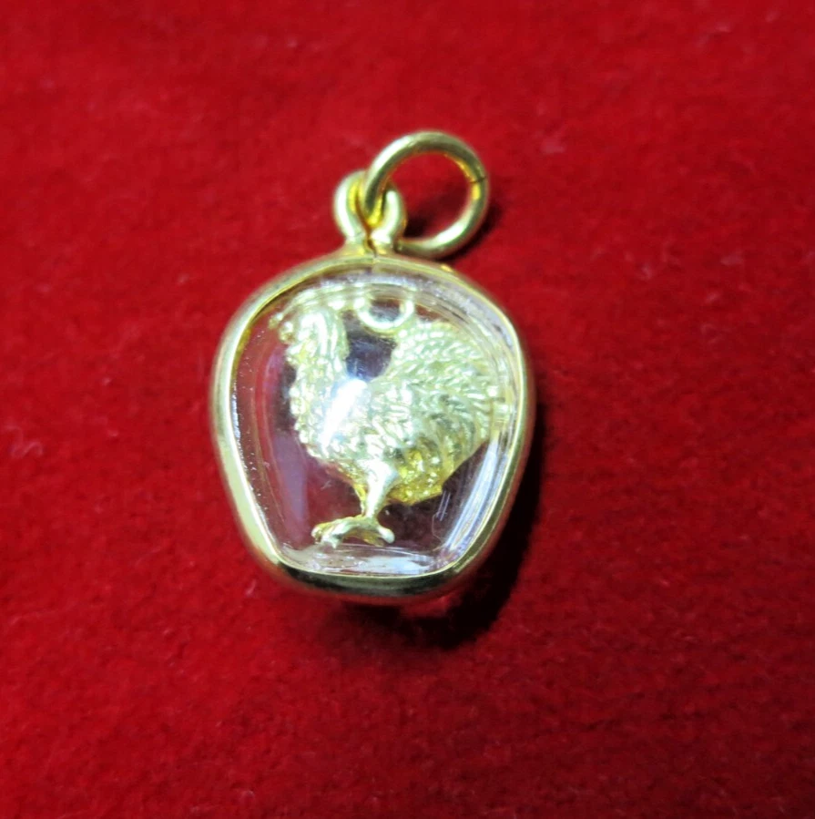 Tiny Gold Rooster Chicken Pendant – Miniature Animal Charm Jewelry Figurine Gift - Изображение 2 из 4